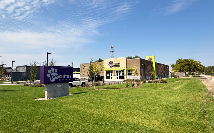 Pictures of Retail property located at 6335 15 Mile Rd, Sterling Heights, MI 48312 for sales - image #1