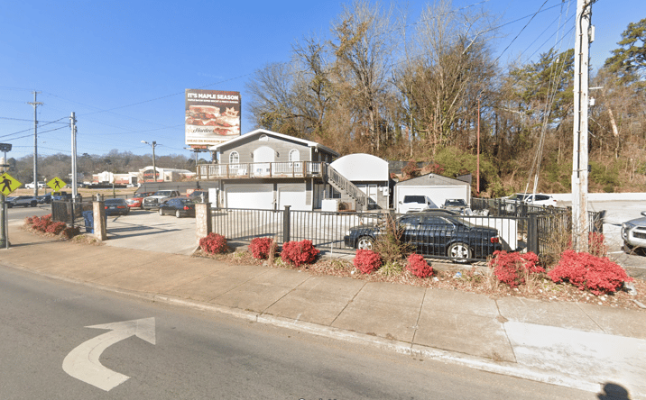 Pictures of Mixed Use, Retail property located at 3929 Dayton Blvd, Chattanooga, TN 37415 for sales - image #1