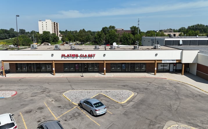 Pictures of Retail property located at 2500 S Colubmia Rd, Grand Forks, ND 58201 for sales - image #1