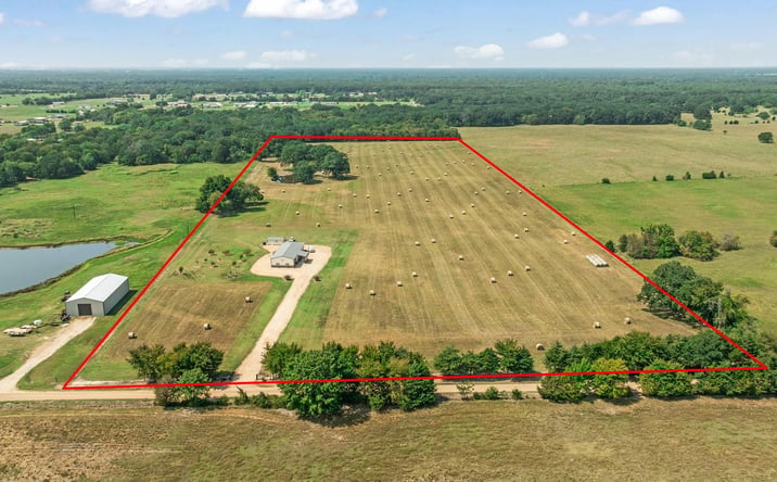 Pictures of Land property located at 1750 County Road 34430, Sumner, TX 75486 for sales - image #1