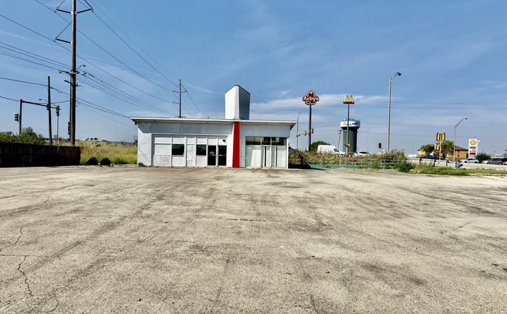Pictures of Retail property located at 1350 May Road, Peru, IL 61354 for sales - image #1