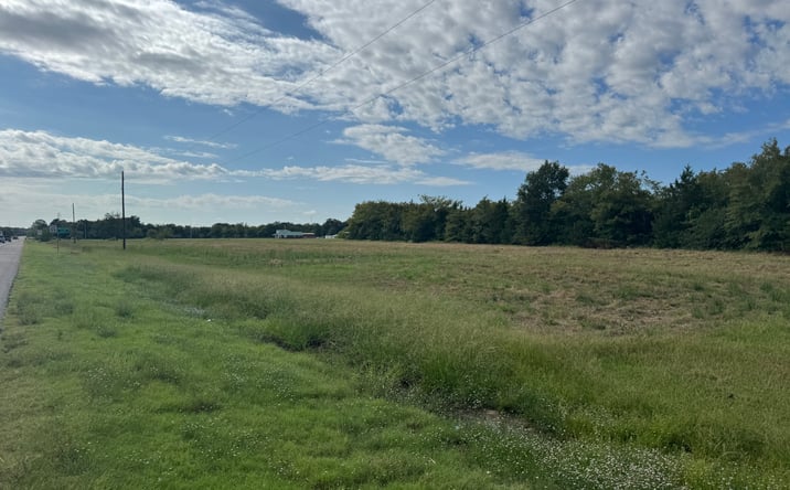 Pictures of Land property located at 1000 US-82, Blossom, TX 75416 for sales - image #1