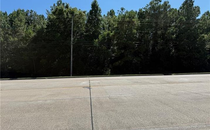 Pictures of Land property located at Fremaux Ave, Slidell, LA 70461 for sales - image #1