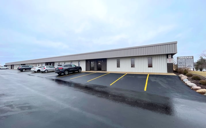 Pictures of Office property located at 1605 W Candletree Dr, Peoria, IL 61614 for sales - image #1