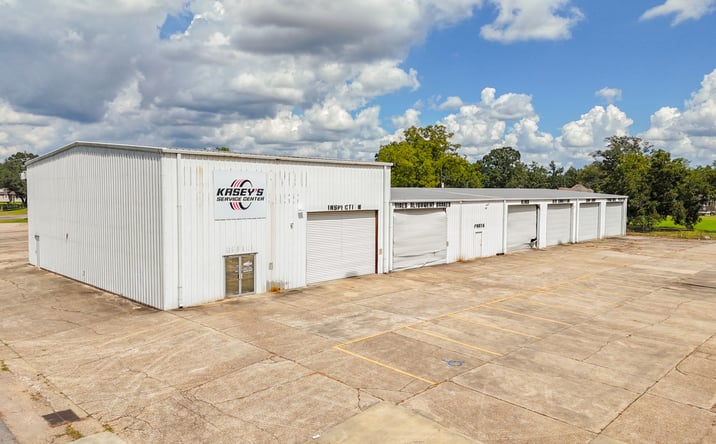 Pictures of Industrial property located at 42392 Black Bayou Rd, Gonzales, LA 70737 for sales - image #1