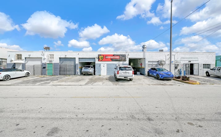 Pictures of Retail, Industrial property located at 205 W 22nd St, Hialeah, FL 33010 for sales - image #1