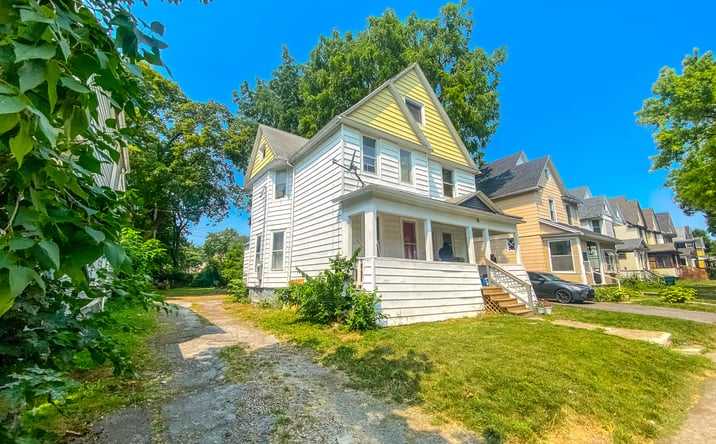 Pictures of Multifamily property located at 33 Finch St, Rochester, NY 14613 for sales - image #1