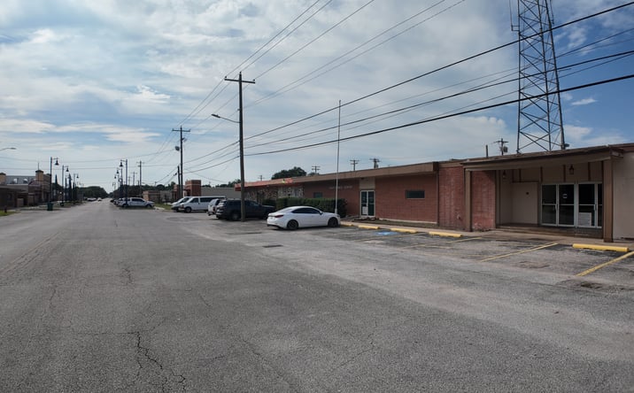 Pictures of Mixed Use, Retail property located at 322 Laurel St, La Marque, TX 77568 for sales - image #1