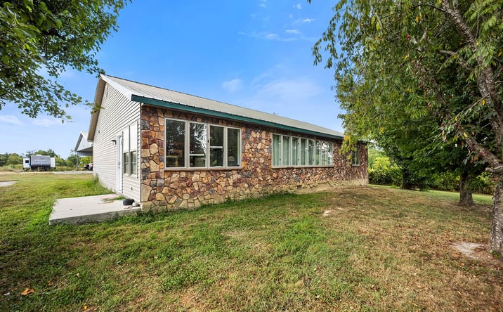 Pictures of Mixed Use property located at 102 Orchid Dr., Windsor, KY 42565 for sales - image #1