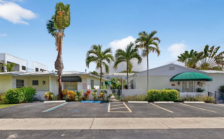 Pictures of Senior Living property located at 1700 NE 5 Street, Fort Lauderdale, FL 33301 for sales - image #1