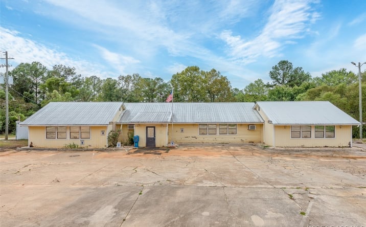 Pictures of Industrial property located at 56 Hickory Tree Lane, Daleville, AL 36322 for sales - image #1