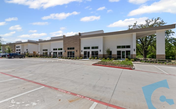 Pictures of Retail, Office property located at 1802 W Pleasant Ridge Rd, Arlington, TX 76015 for sales - image #1
