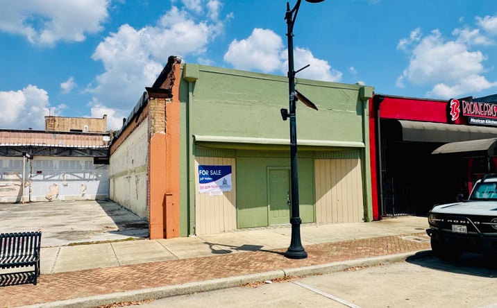 Pictures of Retail property located at 218 W Texas Ave, Baytown, TX 77520 for sales - image #1