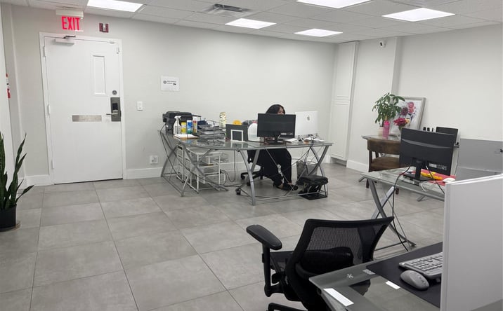 Pictures of Office property located at 3015 N Ocean Boulevard C106, Fort Lauderdale, FL 33308 for sales - image #1