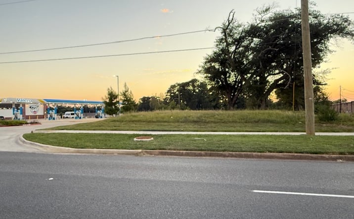 Pictures of Land property located at 2305 Judson Rd, Longview, TX 75605 for sales - image #1