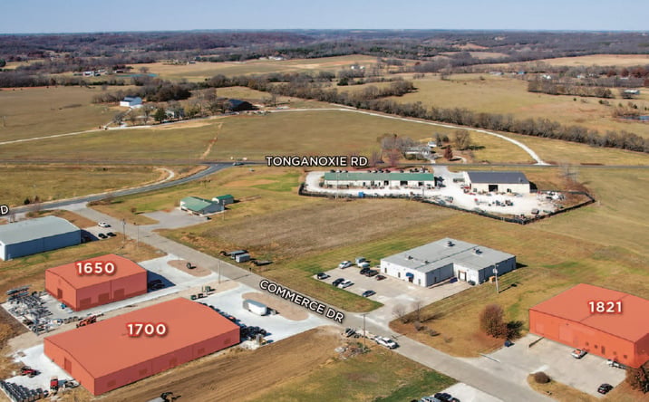 image of property at 1821 COMMERCE DR Tonganoxie KS 66086-5368