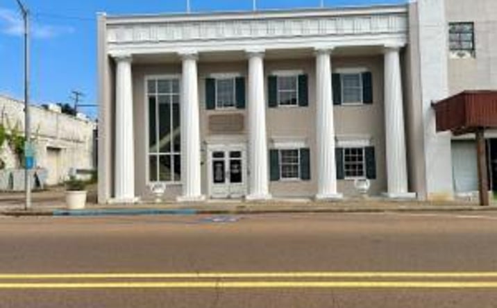 Pictures of Retail, Office property located at 210 State Street, McComb, MS 39648 for sales - image #1