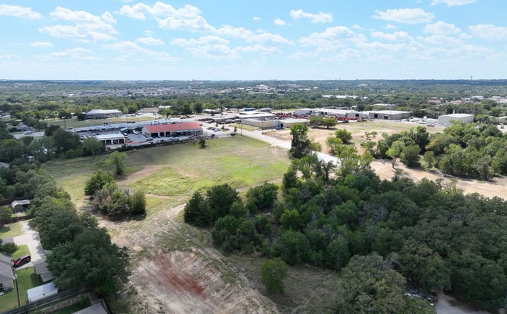 Pictures of Land property located at 112-C Industrial St., Weatherford, TX 76086 for sales - image #1
