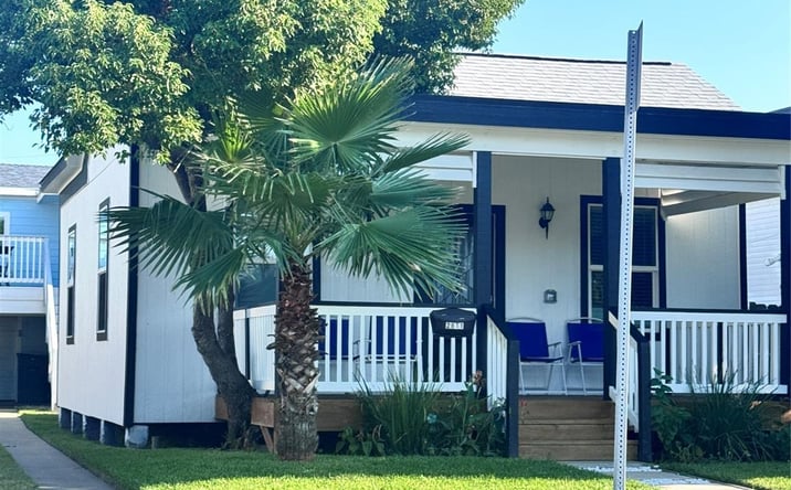 Pictures of Multifamily property located at 2811 Ave Q 1/2, Galveston, TX 77550 for sales - image #1