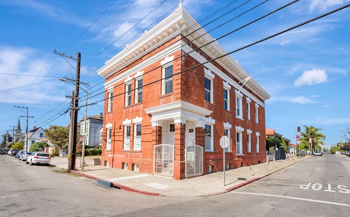 Pictures of Office, Retail property located at 1649 12th Ave, Oakland, CA 94606 for sales - image #1