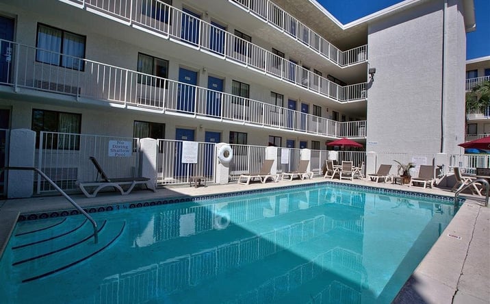 Pictures of Hospitality property located at 2738 N Monroe St, Tallahassee, FL 32303 for sales - image #1