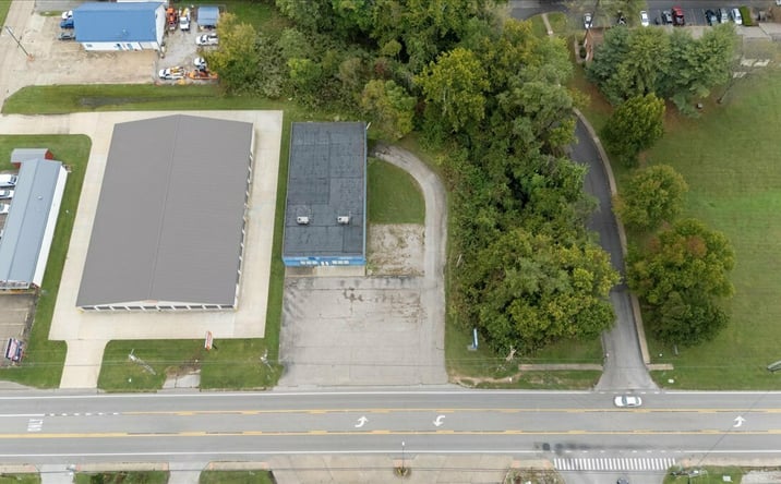 Pictures of Retail property located at 516 Washington St, Ravenswood, WV 26164 for sales - image #1