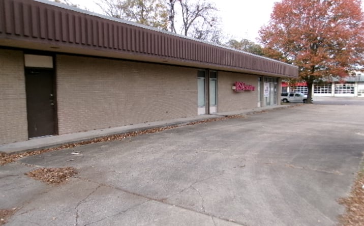Pictures of Office property located at 301 S Broadway St, Greenville, MS 38701 for sales - image #1