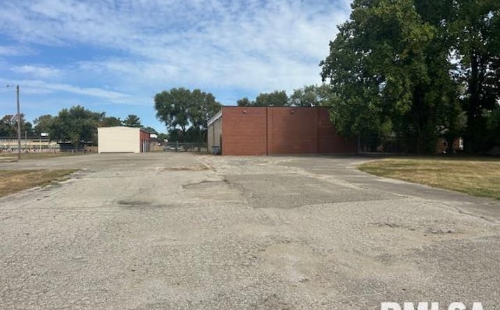 Pictures of Land property located at 2505 E COOK Street, Springfield, IL 62703 for sales - image #1