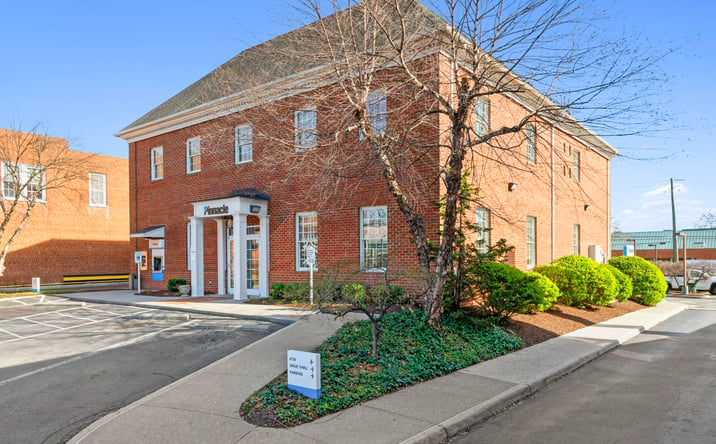 image of property at 8 E MAIN ST Salem VA 24153-3807