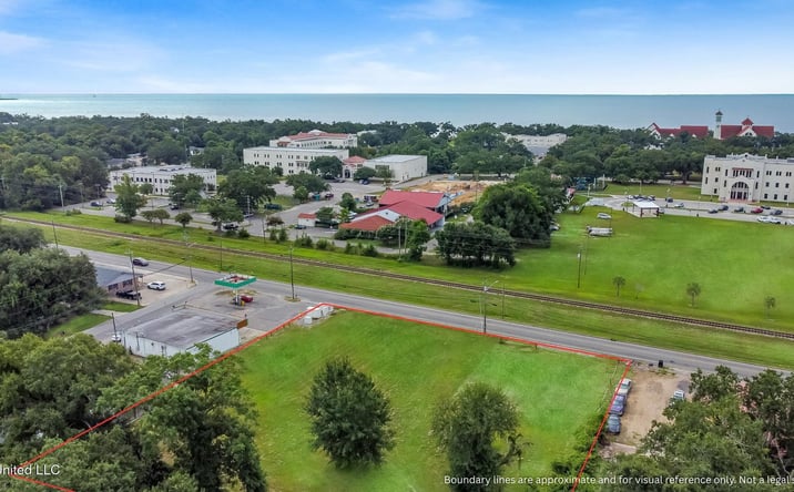 image of property at 528 E RAILROAD ST Long Beach MS 39560-4933