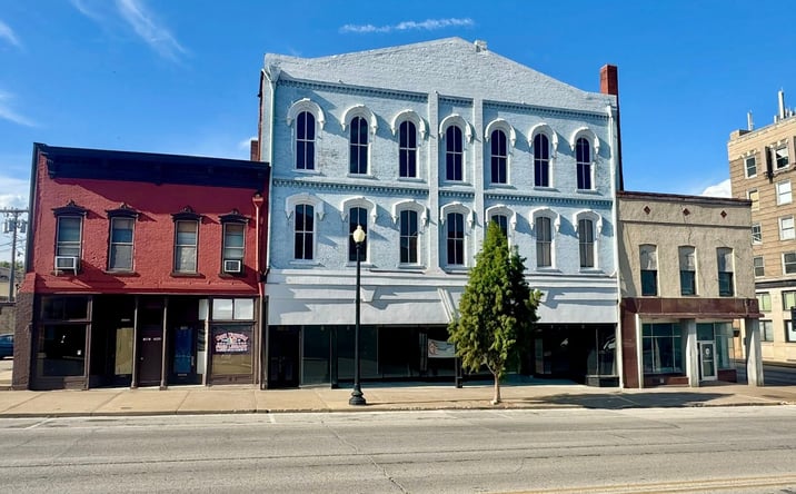 Pictures of Retail property located at 302-304 Broadway, Hannibal, MO 63401 for sales - image #1