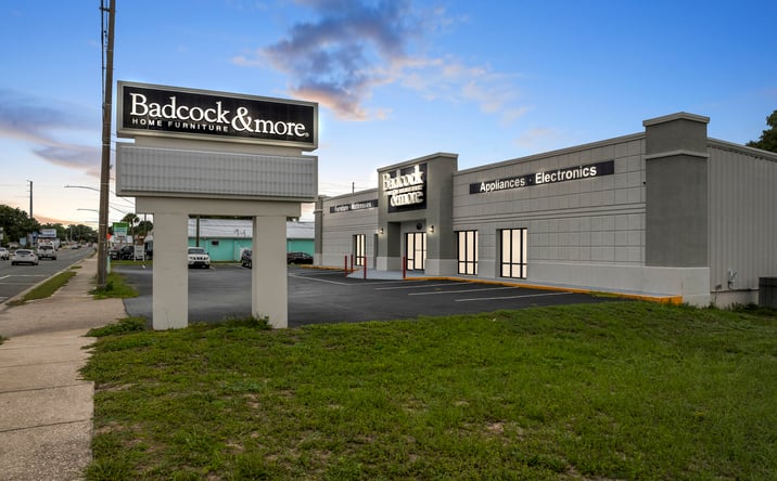 Pictures of Retail property located at 20319 E Pennsylvania Ave, Dunnellon, FL 34432 for sales - image #1