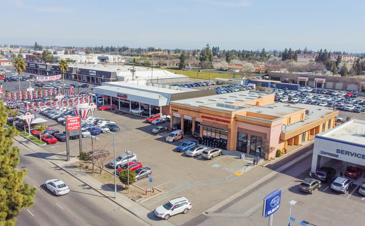 Pictures of Retail property located at 5262 N Blackstone Ave, Fresno, CA 93710 for sales - image #1