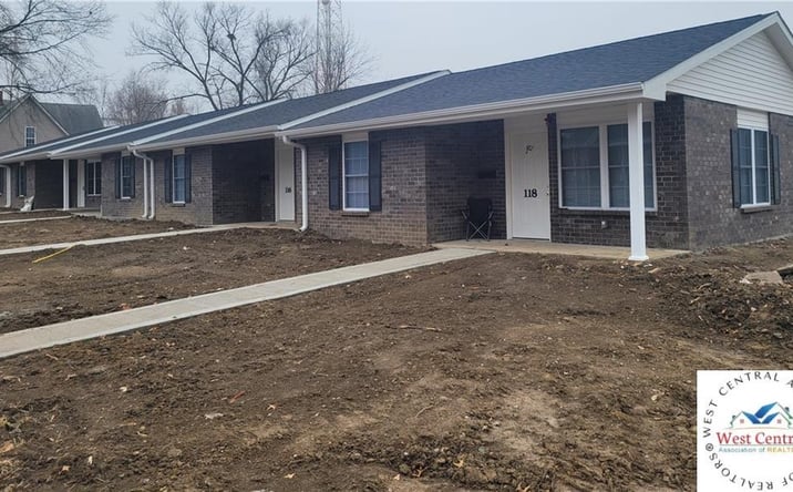 Pictures of Multifamily property located at 114 Locust, Sweet Springs, MO 65351 for sales - image #1