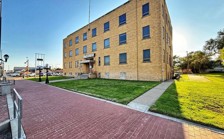 Pictures of Retail, Office, Mixed Use property located at 514 S Main St, Perryton, TX 79070 for sales - image #1
