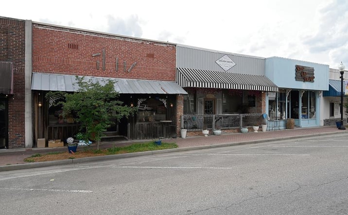 Pictures of Land property located at 130 S Hutchinson Ave, Adel, GA 31620 for sales - image #1
