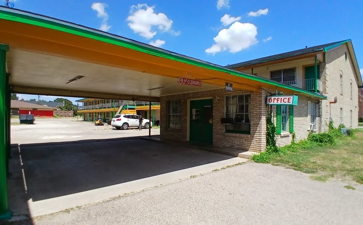 Pictures of Hospitality, Business for Sale property located at 261 Coleman St., Marlin, TX 76661 for sales - image #1