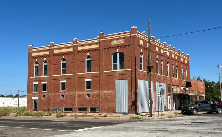 Pictures of Hospitality, Mixed Use, Office, Retail property located at 101 N Main St, Crowell, TX 79227 for sales - image #1