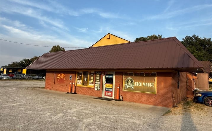 Pictures of Retail property located at 902 Independence Ave, Kennett, MO 63857 for sales - image #1