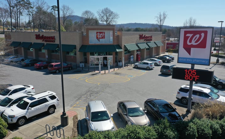 Pictures of Retail property located at 440 Blowing Rock Blvd, Lenoir, NC 28645 for sales - image #1