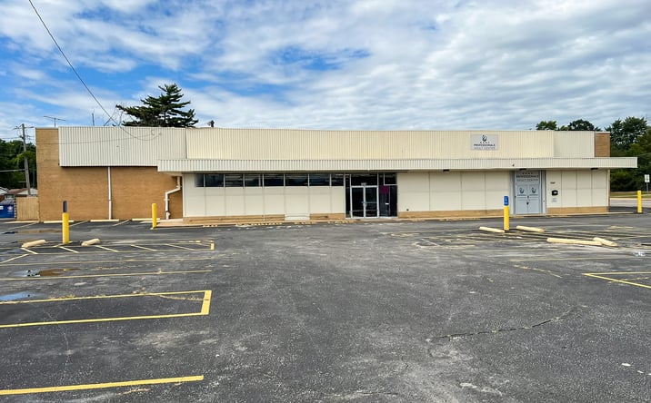 Pictures of Retail property located at 7318 Olive Blvd, University City, MO 63130 for sales - image #1