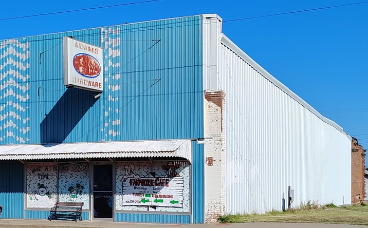 Pictures of Retail property located at 106 N Main Street, Shamrock, TX 79079 for sales - image #1