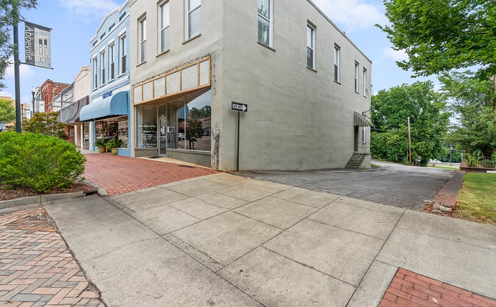 Pictures of Office, Retail property located at 104 Court Square, Abbeville, SC 29620 for sales - image #1