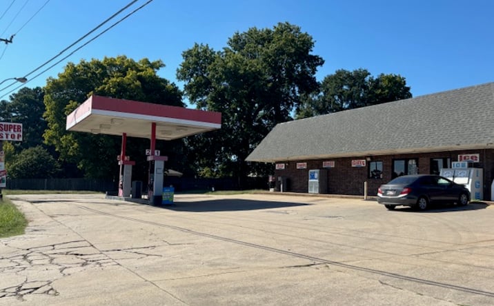 Pictures of Business for Sale, Retail property located at 6101 Alma Hwy, Van Buren, AR 72956 for sales - image #1