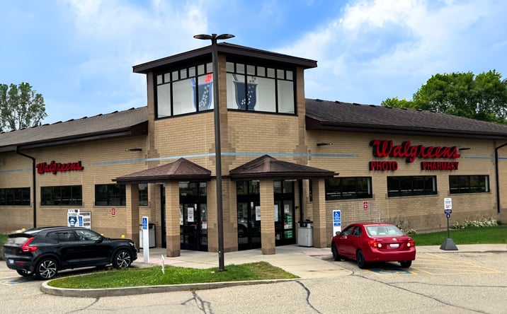 Pictures of Retail property located at 14700 Lac Lavon Drive, Burnsville, MN 55306 for sales - image #1
