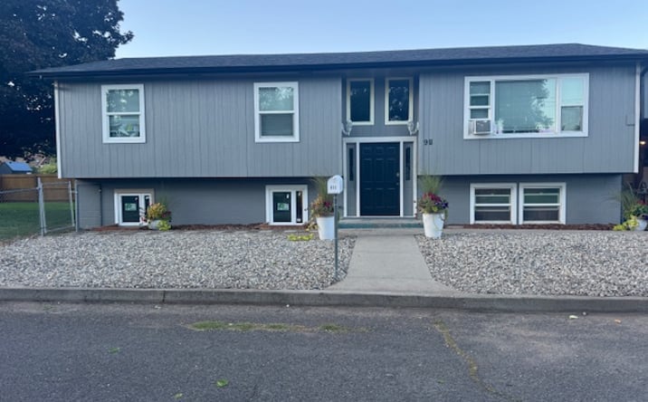 Pictures of Multifamily property located at 911 division Ave, La Grande, OR 97850 for sales - image #1