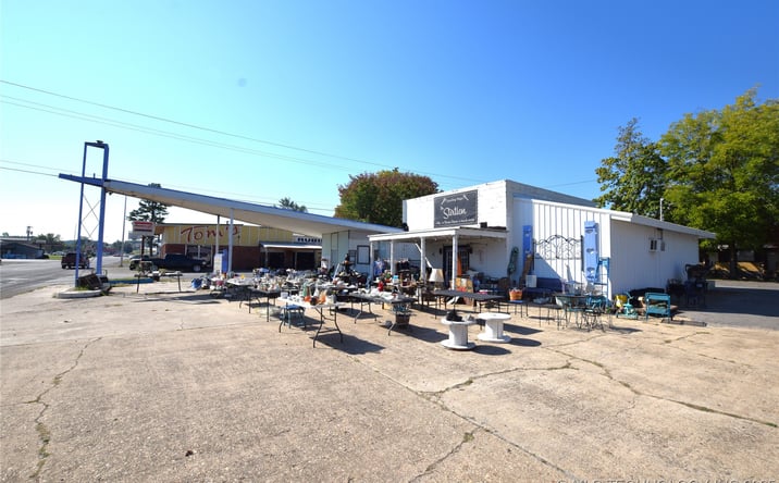 Pictures of Mixed Use property located at 326 S 2nd Street, Stilwell, OK 74960 for sales - image #1