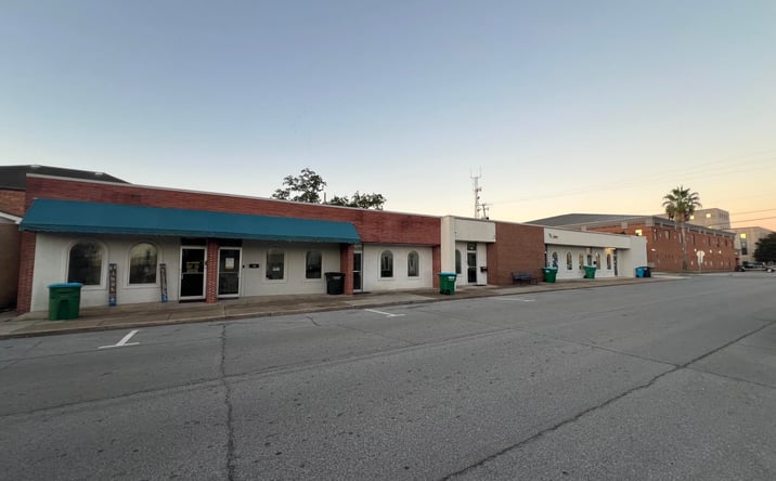 Pictures of Office property located at 702 Watts Avenue, Pascagoula, MS 39567 for sales - image #1