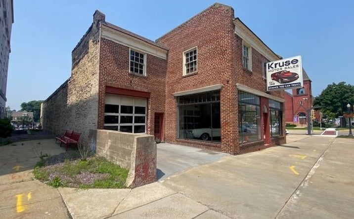 Pictures of Retail, Office, Industrial property located at 515 Broadway, Baraboo, WI 53913 for sales - image #1