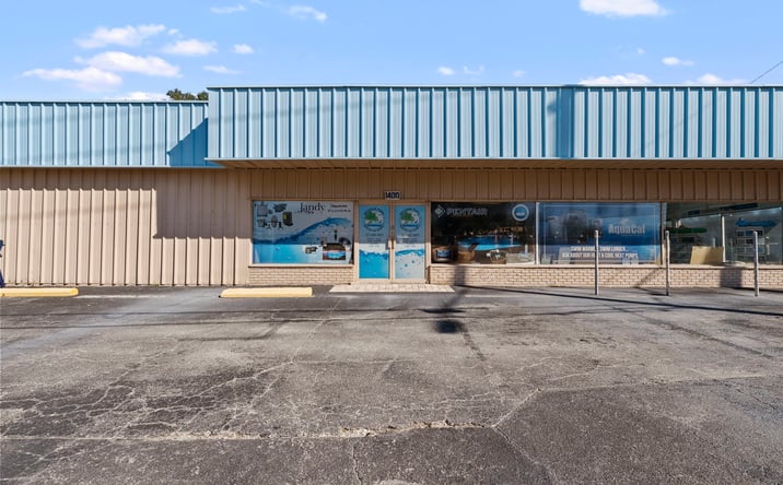 Pictures of Retail property located at 1400 W Bay Dr, Largo, FL 33770 for sales - image #1